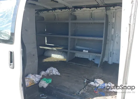 2019 Chevrolet Express 2500 Work Van из США, поврежденный, VIN 1GCWGAFG8K1336007